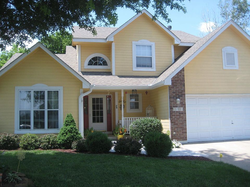 1st image of 2701 NE Arbor Ct