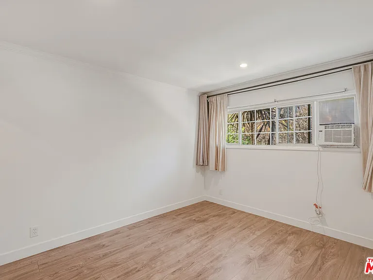 4177 Ince Blvd #1/2 — Photo 20