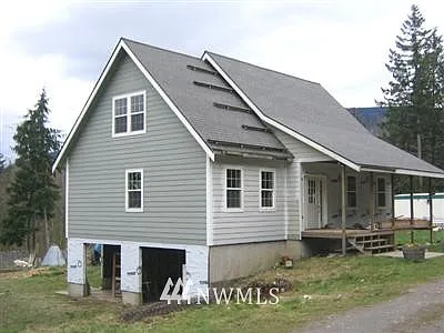 24539 Newburg Road photo 1