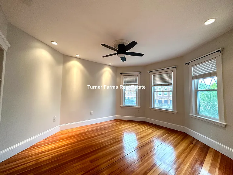 30 Roseclair St — Photo 19