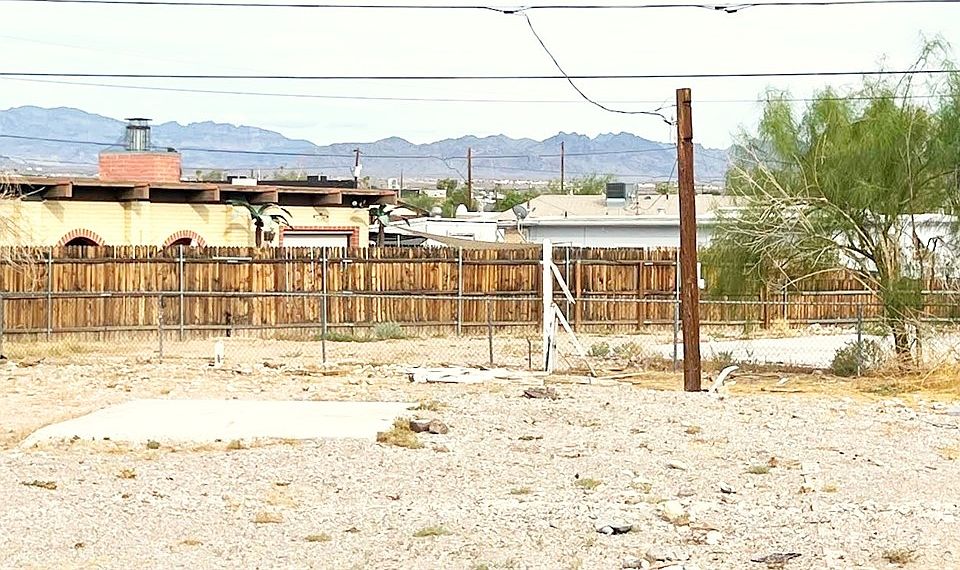 2nd image of 2048 Swan Circle