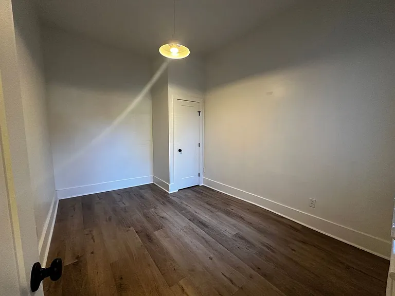 418 Broad St — Photo 5