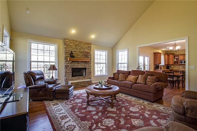 2nd image of 771 Saussy Pl