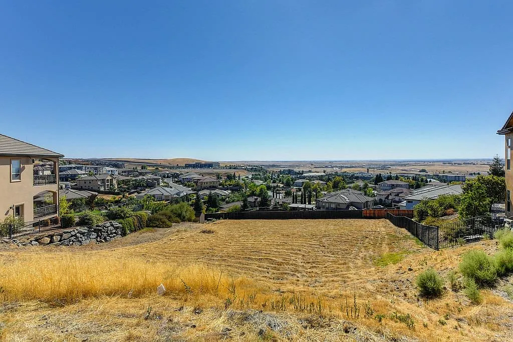 377 Tobrurry Way photo 1