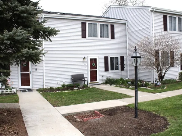 168 Hart St APT 70, Taunton, MA 02780