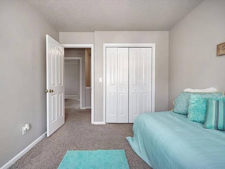 6226 Oakglen Dr — Photo 21