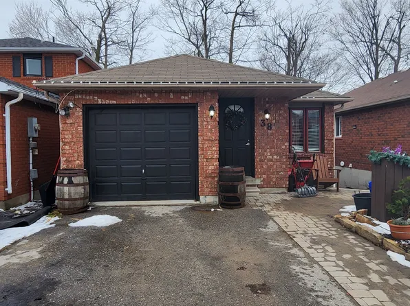 38 Ferguson Dr #B, Barrie, ON L4N 7B4