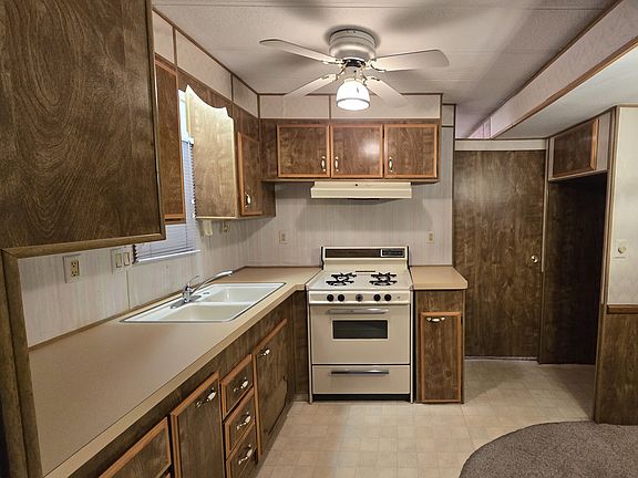 4th image of 306 S Recker Rd #127-127S