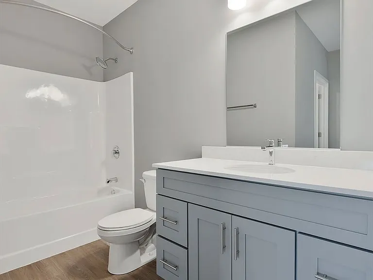 Lincoln Station Rowhomes — Photo 28