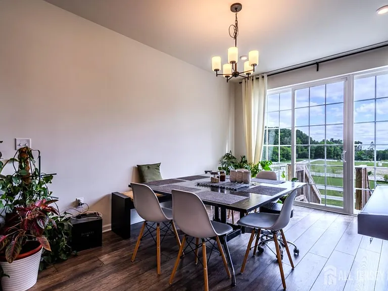 3305 Charleston Dr — Photo 14
