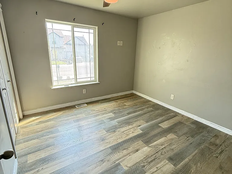 1408 Lauren Ln — Photo 13