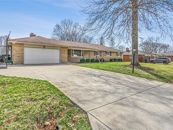2nd image of 4273 Hillcrest Dr