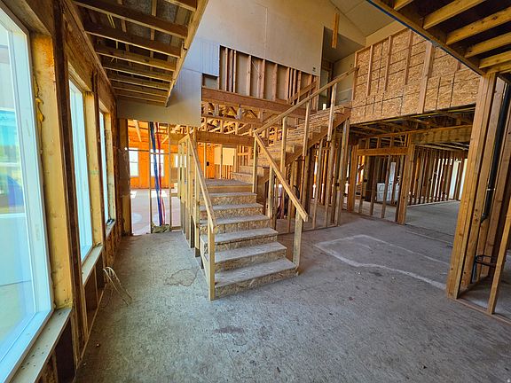 5th image of 445 W Utah Ave