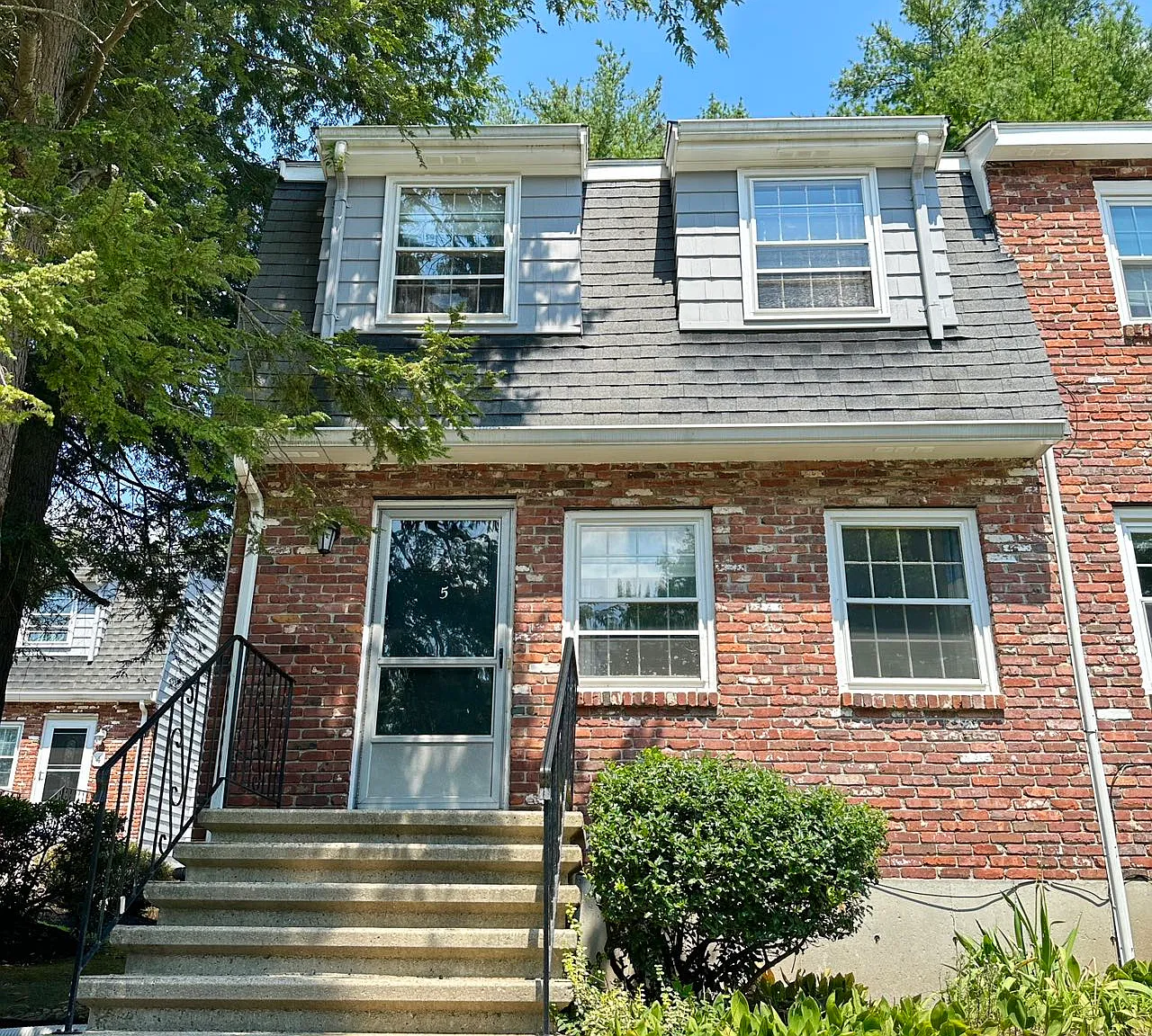 2 bed, 1.5 bath, 1326 sqft, $2,800 — Photo 1