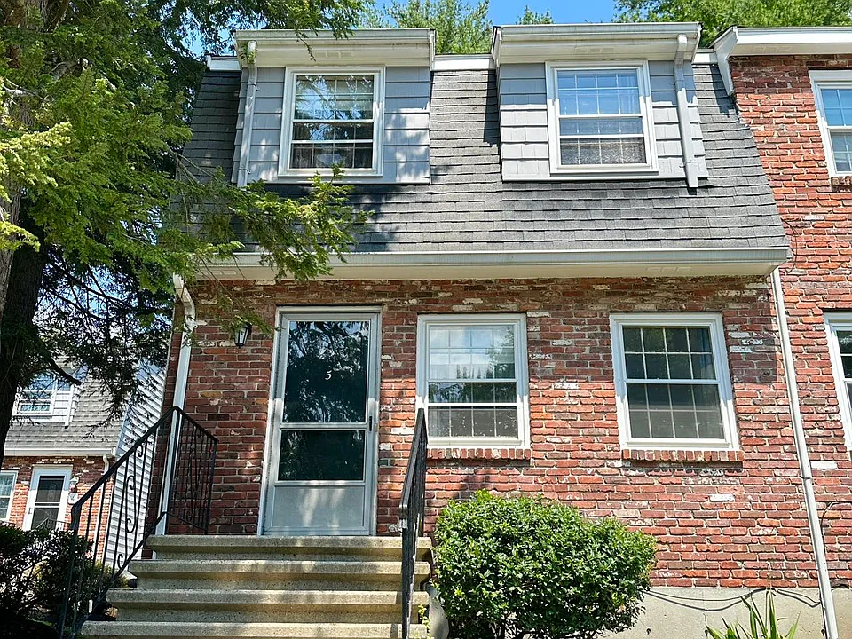 30 Harris St