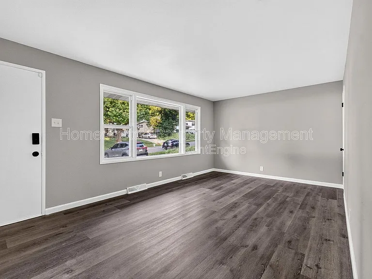 9219 Ellison Dr — Photo 8