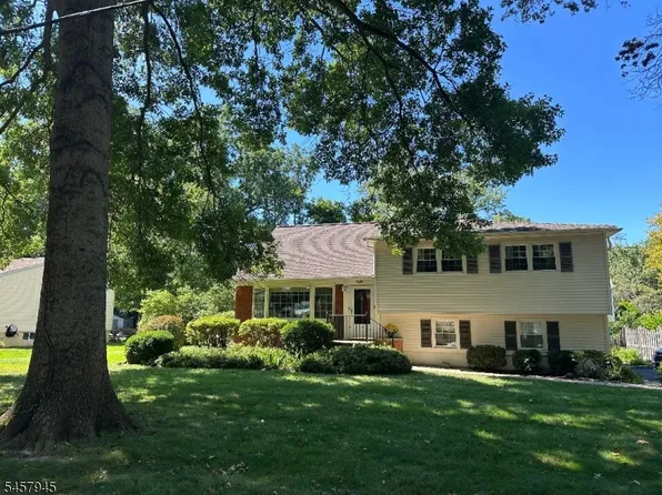 32 Gordon Pl, New Providence Boro, NJ 07974