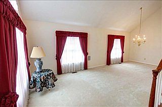 3rd image of 810 Zengel Dr