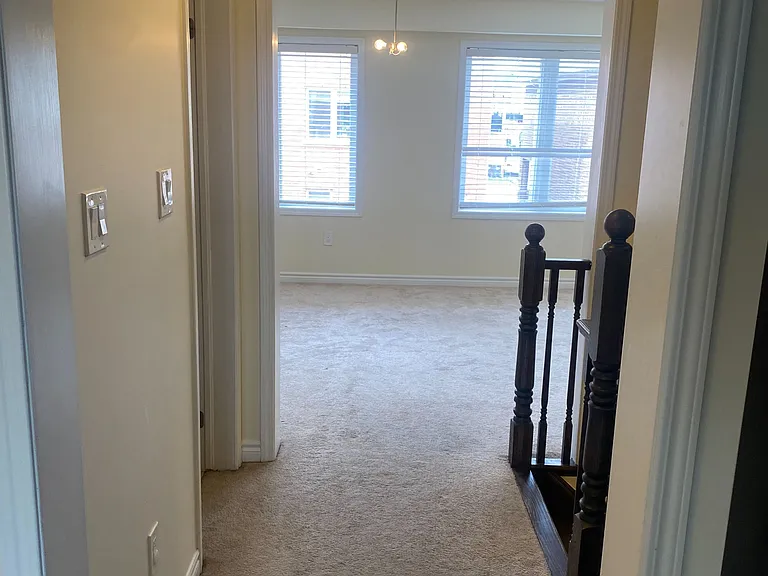63 Baycliffe Cres — Photo 7