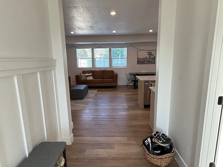 1886 N 250 W — Photo 6