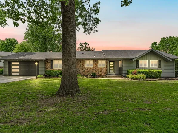 4118 SW Woodbury Ct N, Topeka, KS 66606