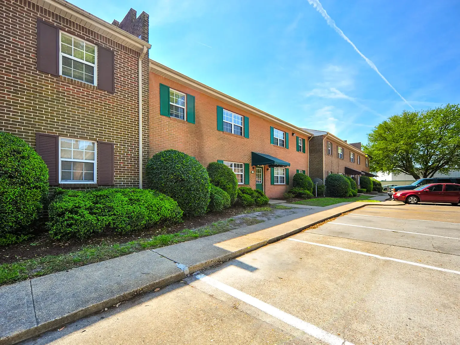 Brentwood Forest Apartments — Photo 2