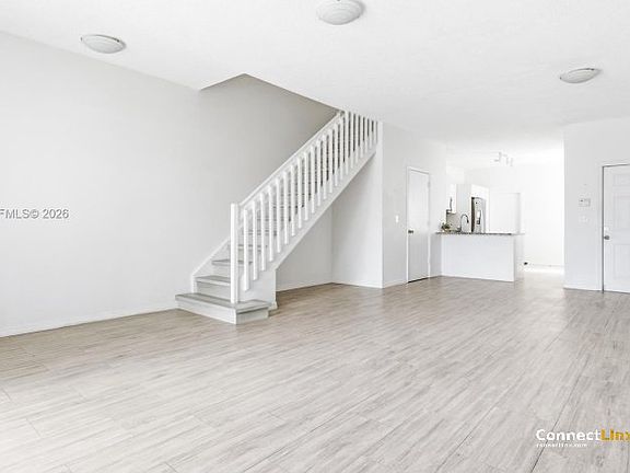 3rd image of 2066 Madeira Dr
