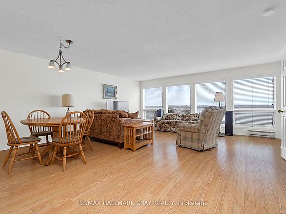 5th image of 21 Kempenfelt Dr #103