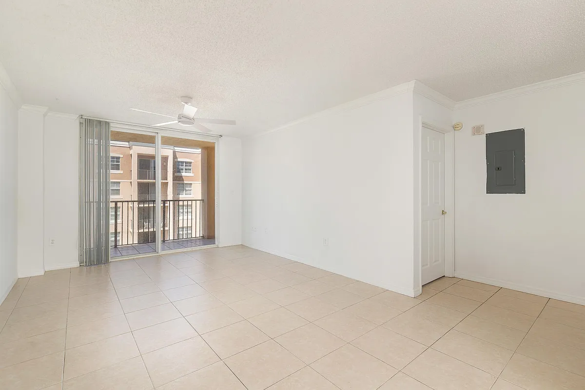 Building Photo - 1801 N Flagler Dr #803