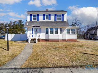 331 Hillview Dr, Rossford, OH 43460