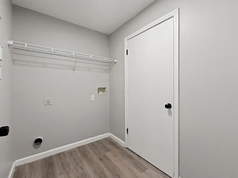 2000 Oasis — Photo 18