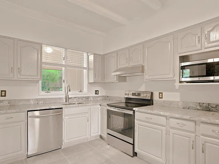 209 N Washington St — Photo 35