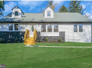 2053 Bustleton Rd, Burlington, NJ 08016