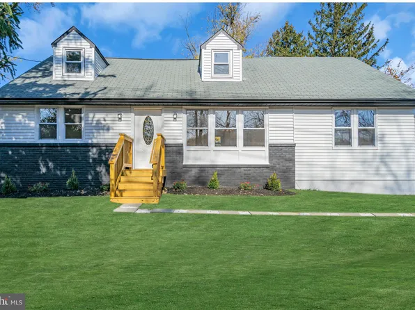 2053 Bustleton Rd, Burlington, NJ 08016