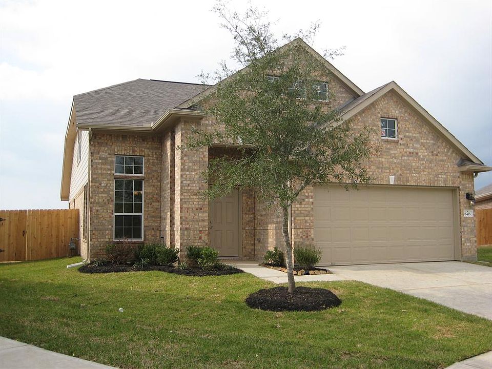 Neatly landscaped 