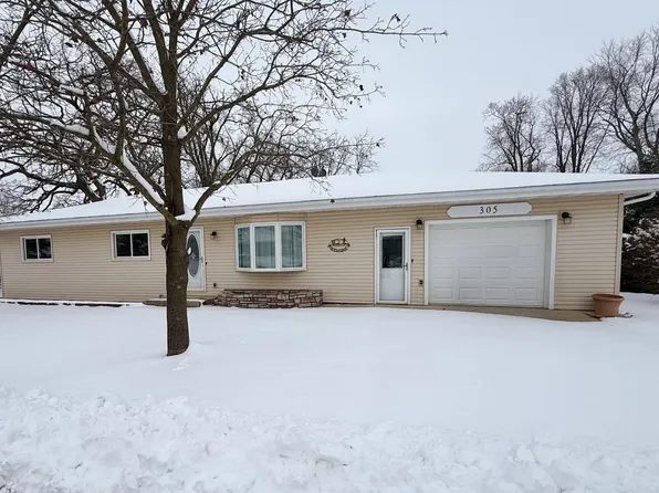 305 E Crocker St, Fox Lake, WI 53933