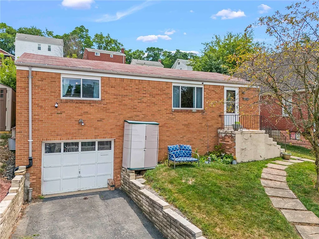 1655 Creedmoor Ave photo 1