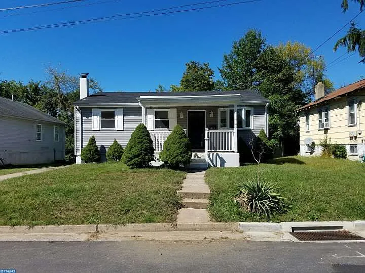 1504 Fairview Ave photo 1