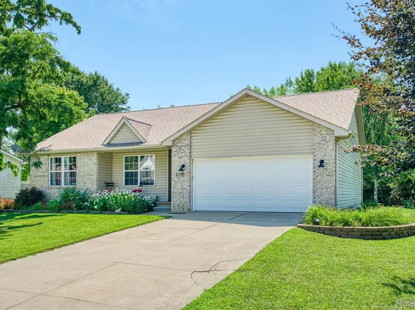 609 Garden Ct, Fowlerville, MI 48836