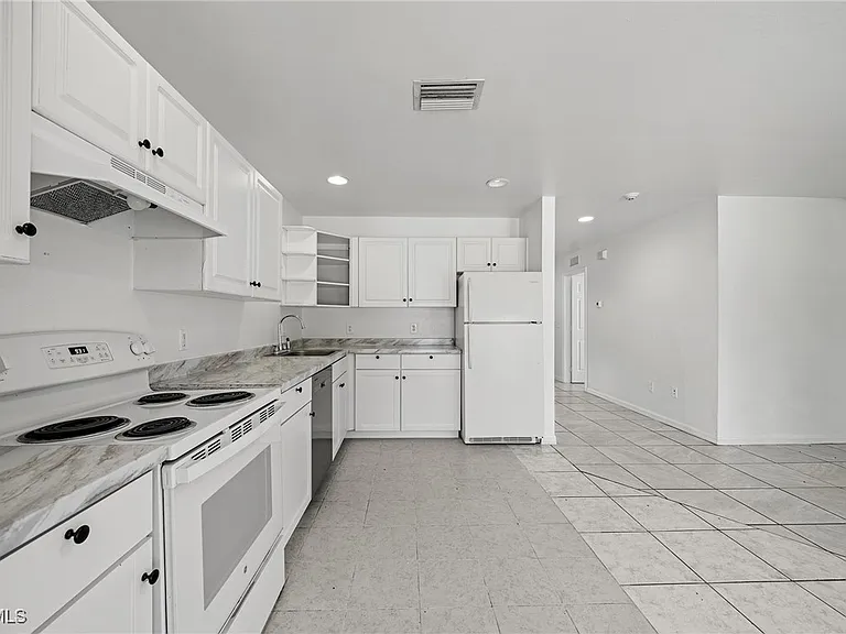 4735 30th St SW — Photo 7