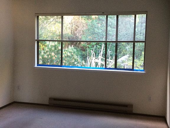 3rd image of 380 Monterey Blvd