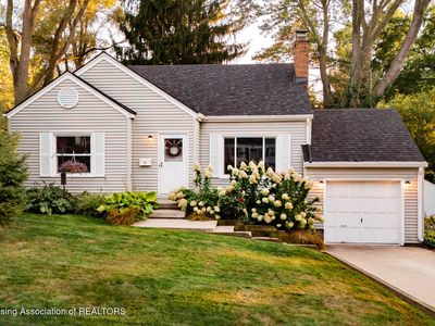 626 N Dexter Dr, Lansing, MI, 48910