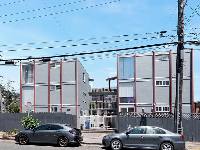 College Ave — Photo 18