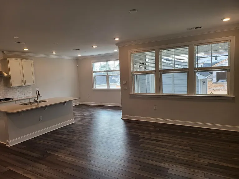 761 Cormiche Ln — Photo 4