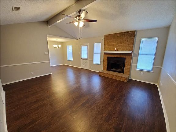 3rd image of 424 Aspen Dr