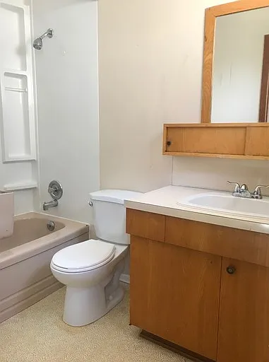 408 Cathedral Ave #1A — Photo 9