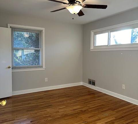3rd image of 1212 Deerwood St