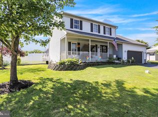 8 Primrose Ln, Sinking Spring, PA 19608