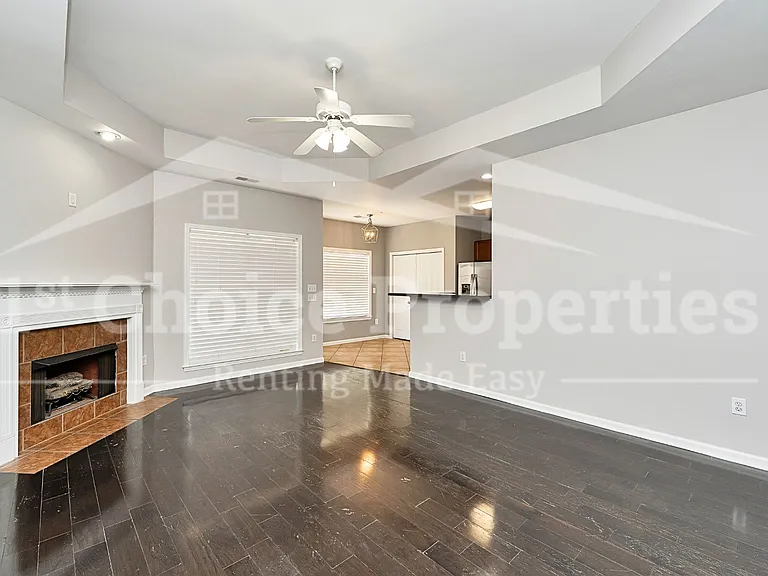 916 Daventry Trl — Photo 5