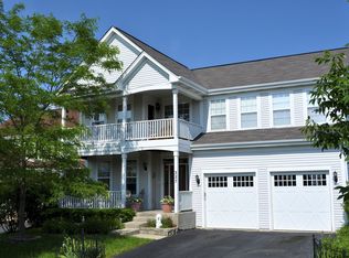 327 Daniels Way, Geneva, IL 60134